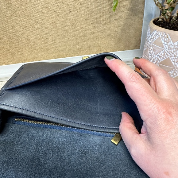 Vintage Wako of Japan Turlock Flap Clutch/Crossbody/shoulder in Navy - Leather - Picture 6 of 10